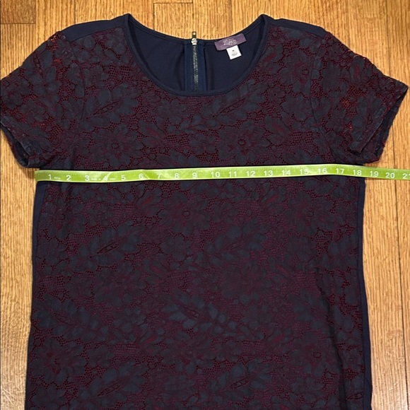 Lace Overlay Short Sleeve Top - Navy with Burgundy - Picture 5 of 9